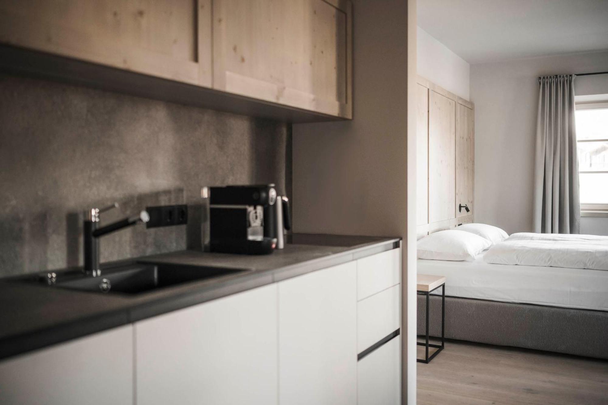 Hofergut Suites & Apartments Riscone Extérieur photo